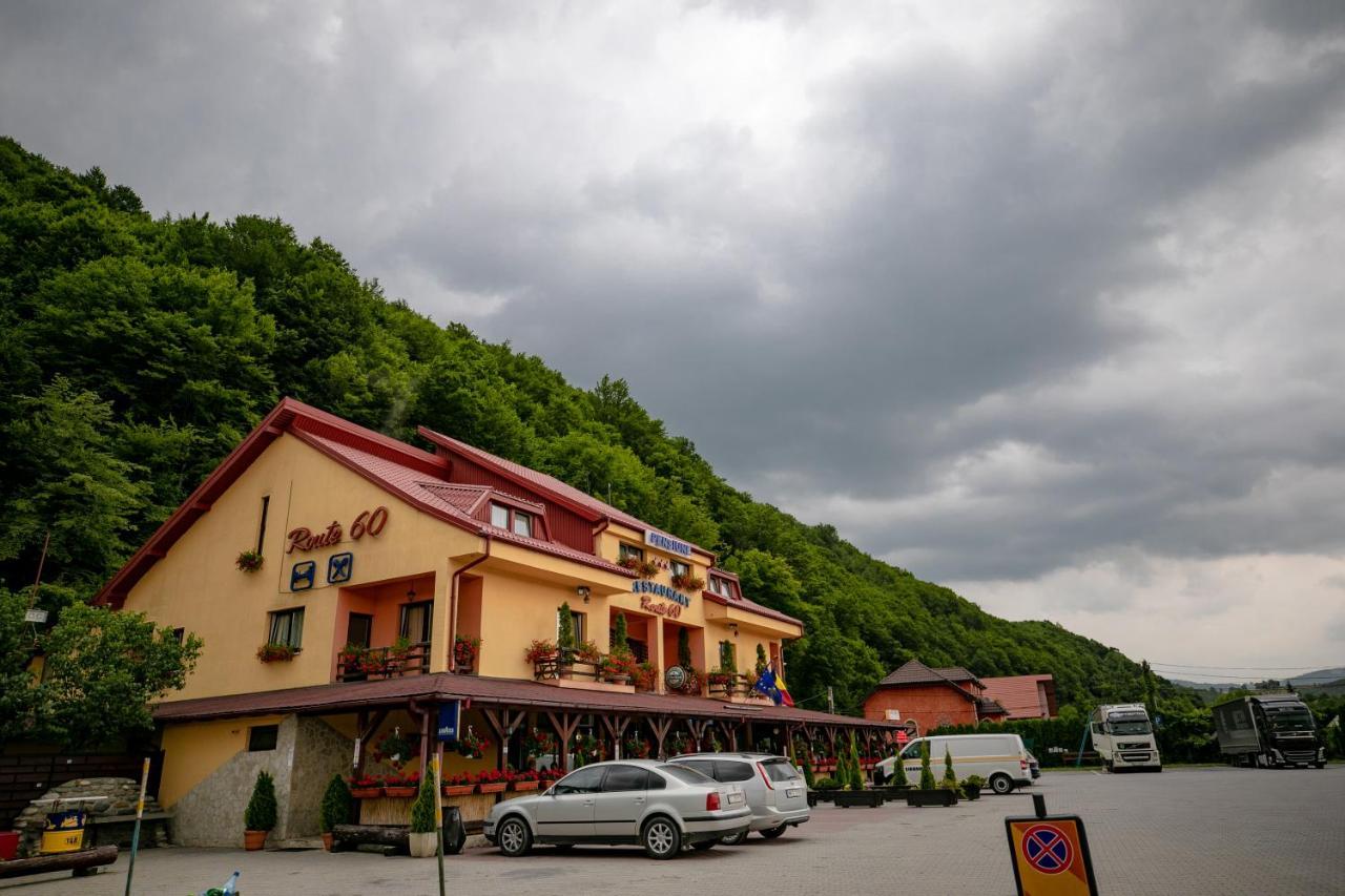 Pensiune Restaurant Route60 Ciucea Экстерьер фото