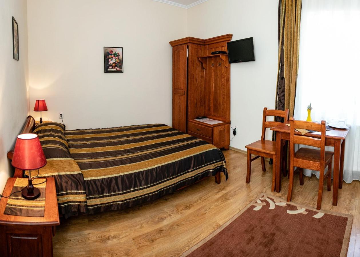 Pensiune Restaurant Route60 Ciucea Экстерьер фото