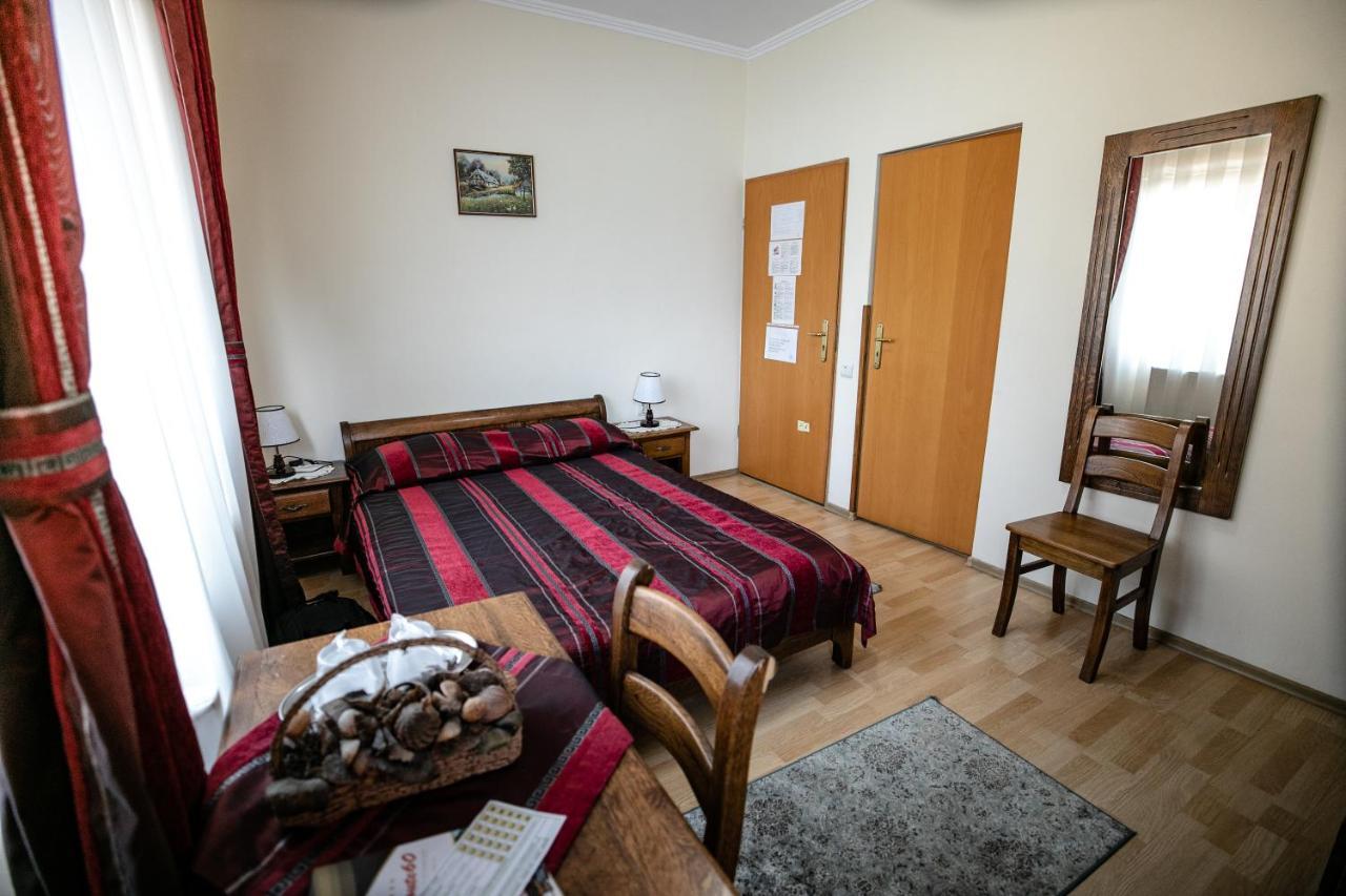 Pensiune Restaurant Route60 Ciucea Экстерьер фото