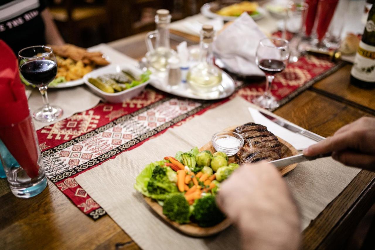 Pensiune Restaurant Route60 Ciucea Экстерьер фото