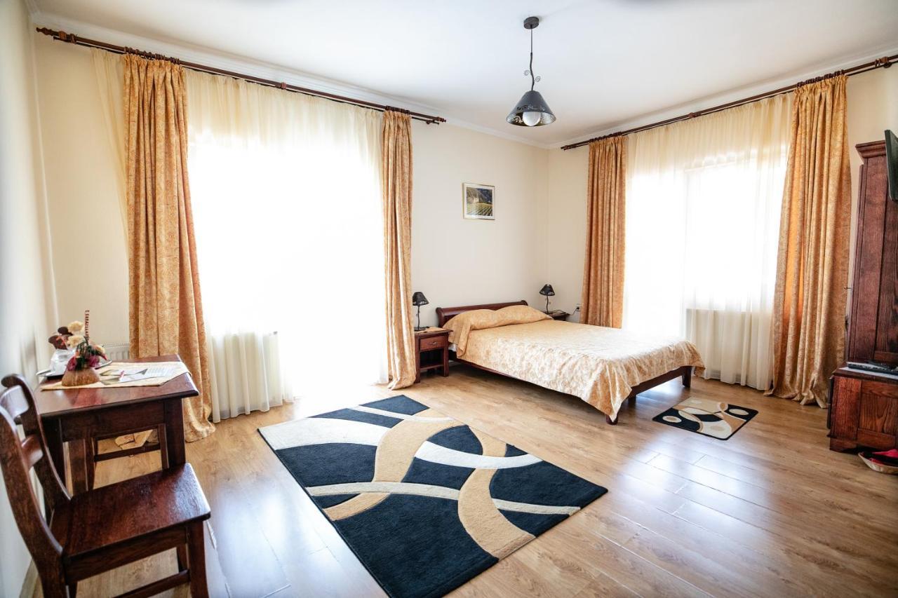 Pensiune Restaurant Route60 Ciucea Экстерьер фото