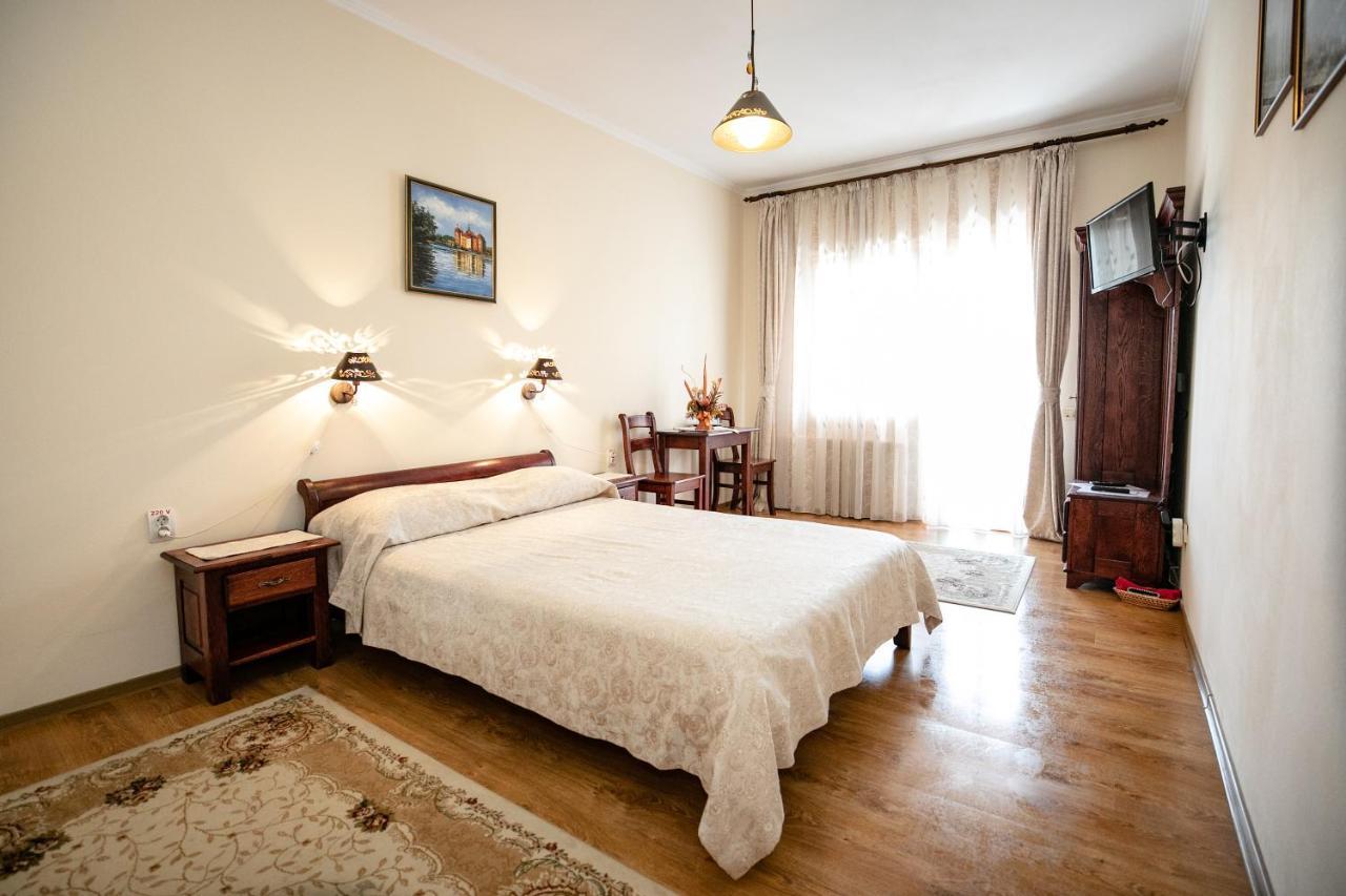 Pensiune Restaurant Route60 Ciucea Экстерьер фото