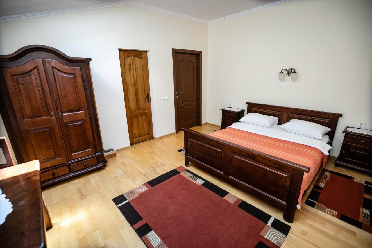 Pensiune Restaurant Route60 Ciucea Экстерьер фото